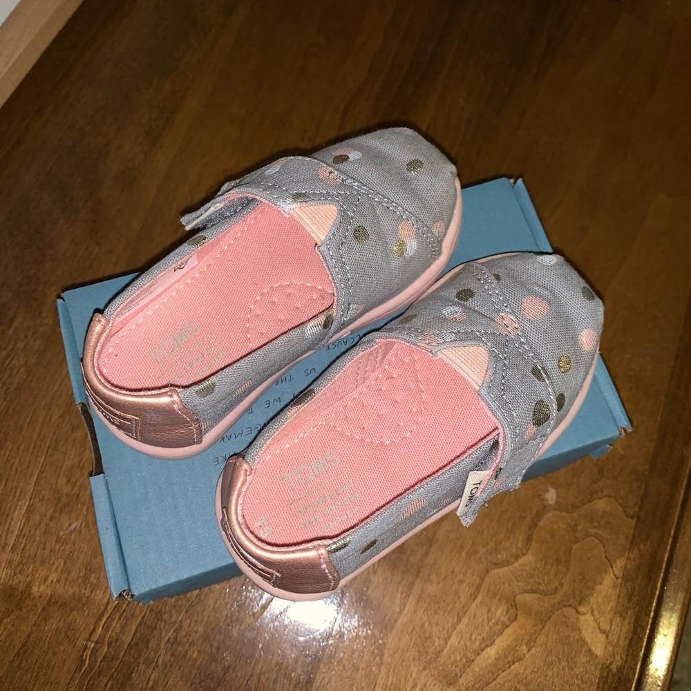 Gray Polka Dot Tiny Toms